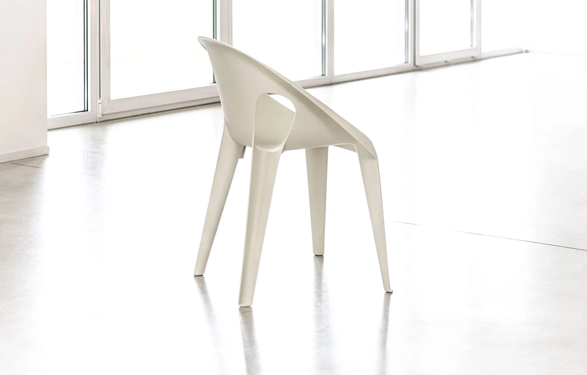 Magis Armlehnstuhl Bell Chair Weiß Hot