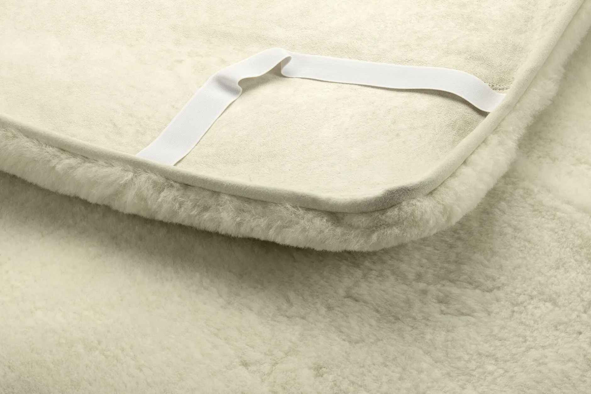 Hofbrucker Bettauflage Lammfell olivengegerbt