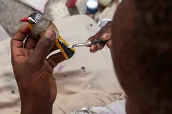 Mifuko Dekovogel Holz handgeschnitzt New