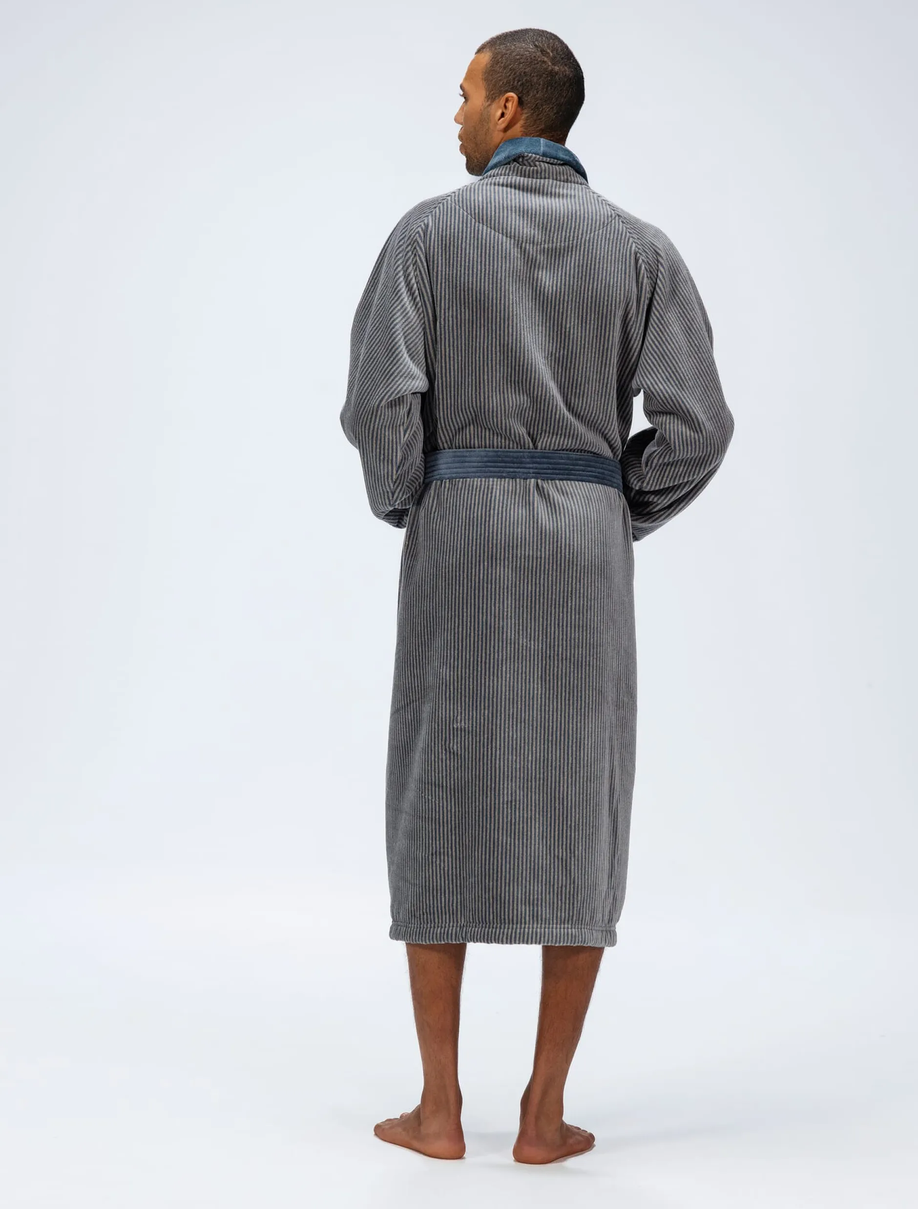 Pelle Vävare Haus- und Bademantel fein gestreift New