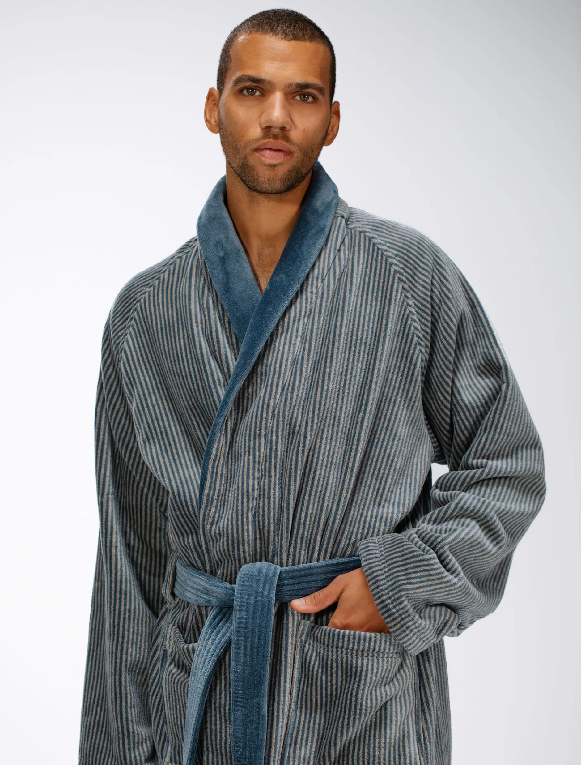 Pelle Vävare Haus- und Bademantel fein gestreift New