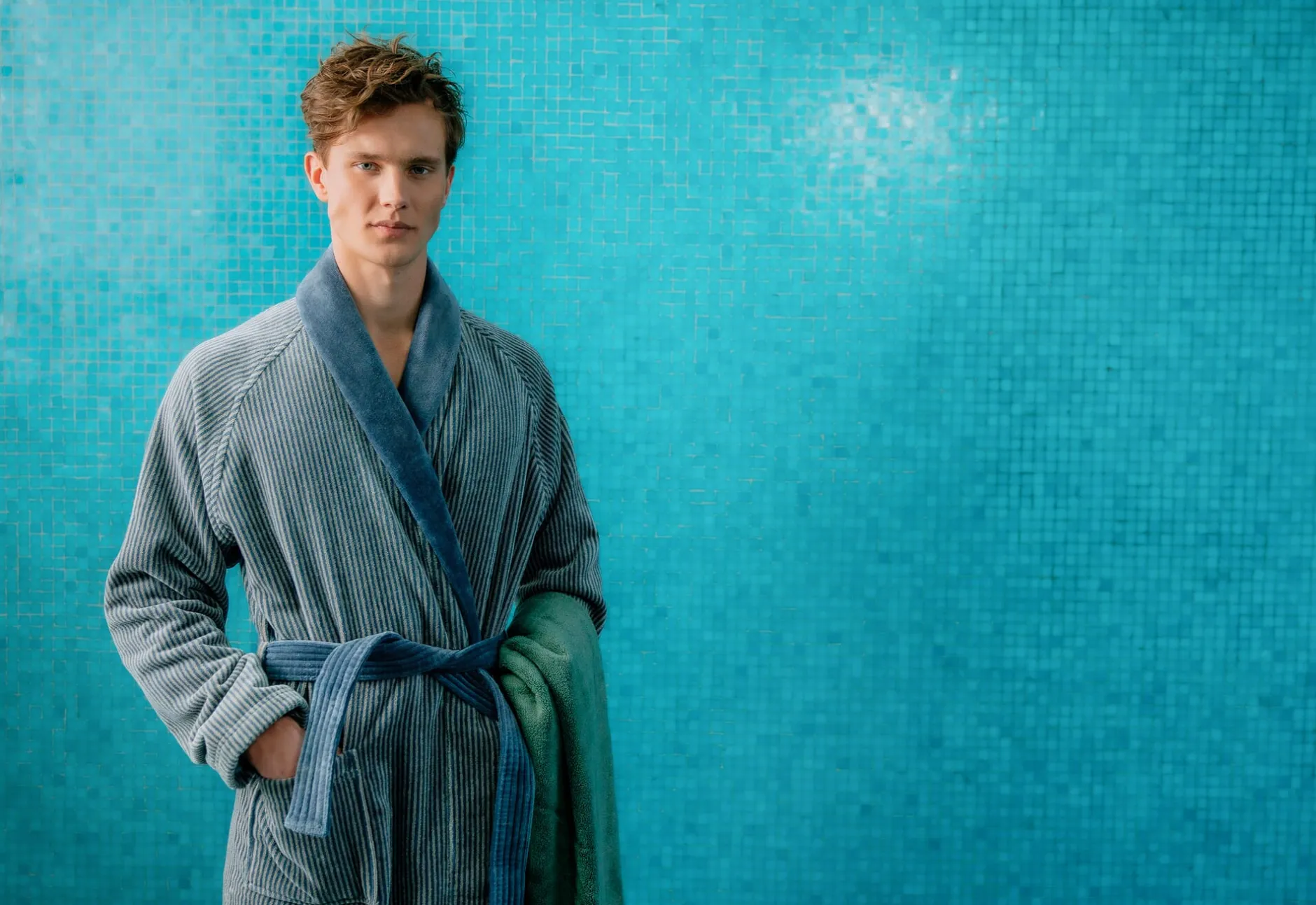 Pelle Vävare Haus- und Bademantel fein gestreift New