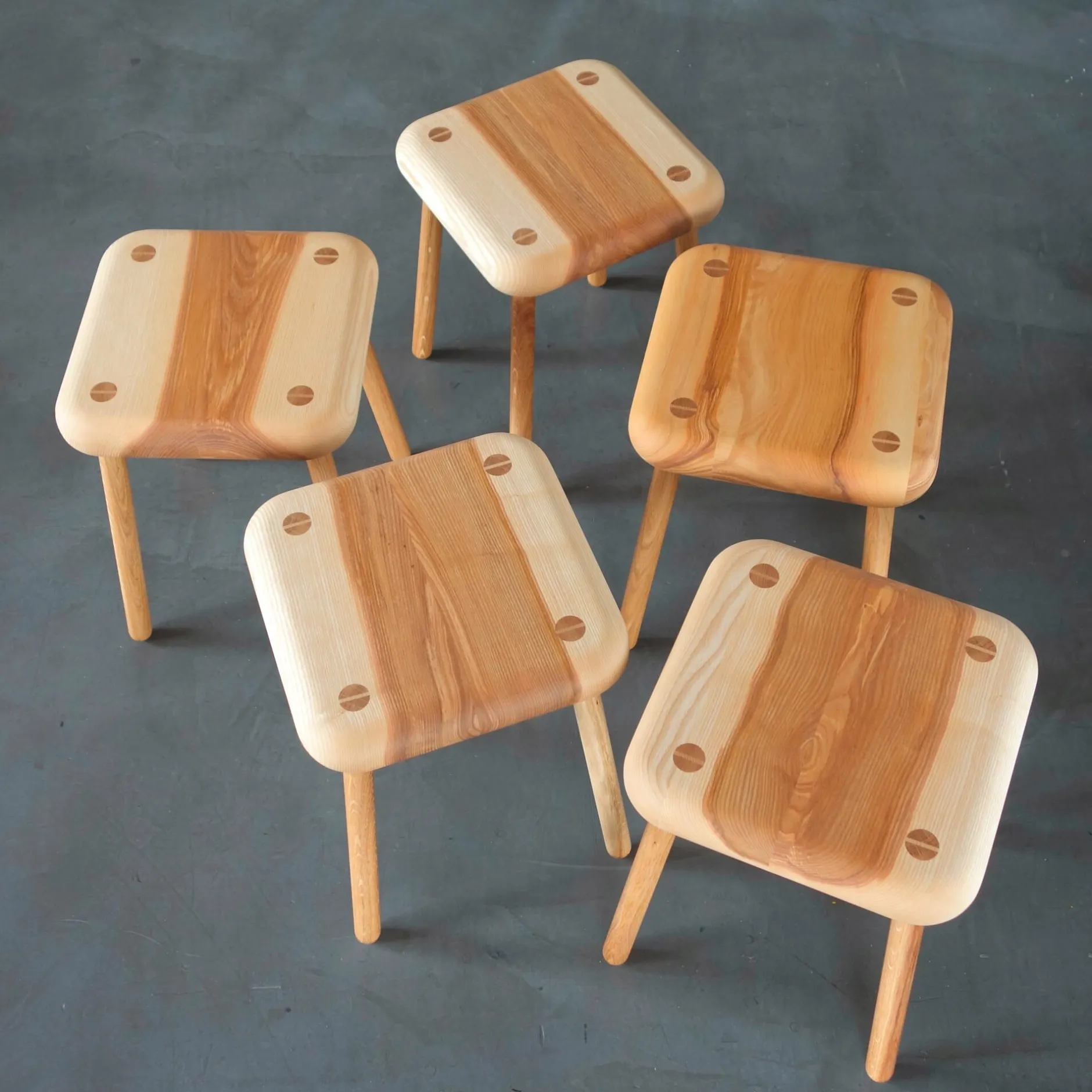 Auerberg Hocker Eschen- und Eichenholz Hot