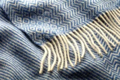 Røros Tweed Lammwolldecke Zickzack-Streifen Kattefot Clearance