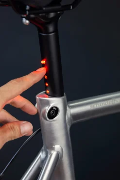 Sattelstütze LightSkin, StVZO Schwarz Clearance