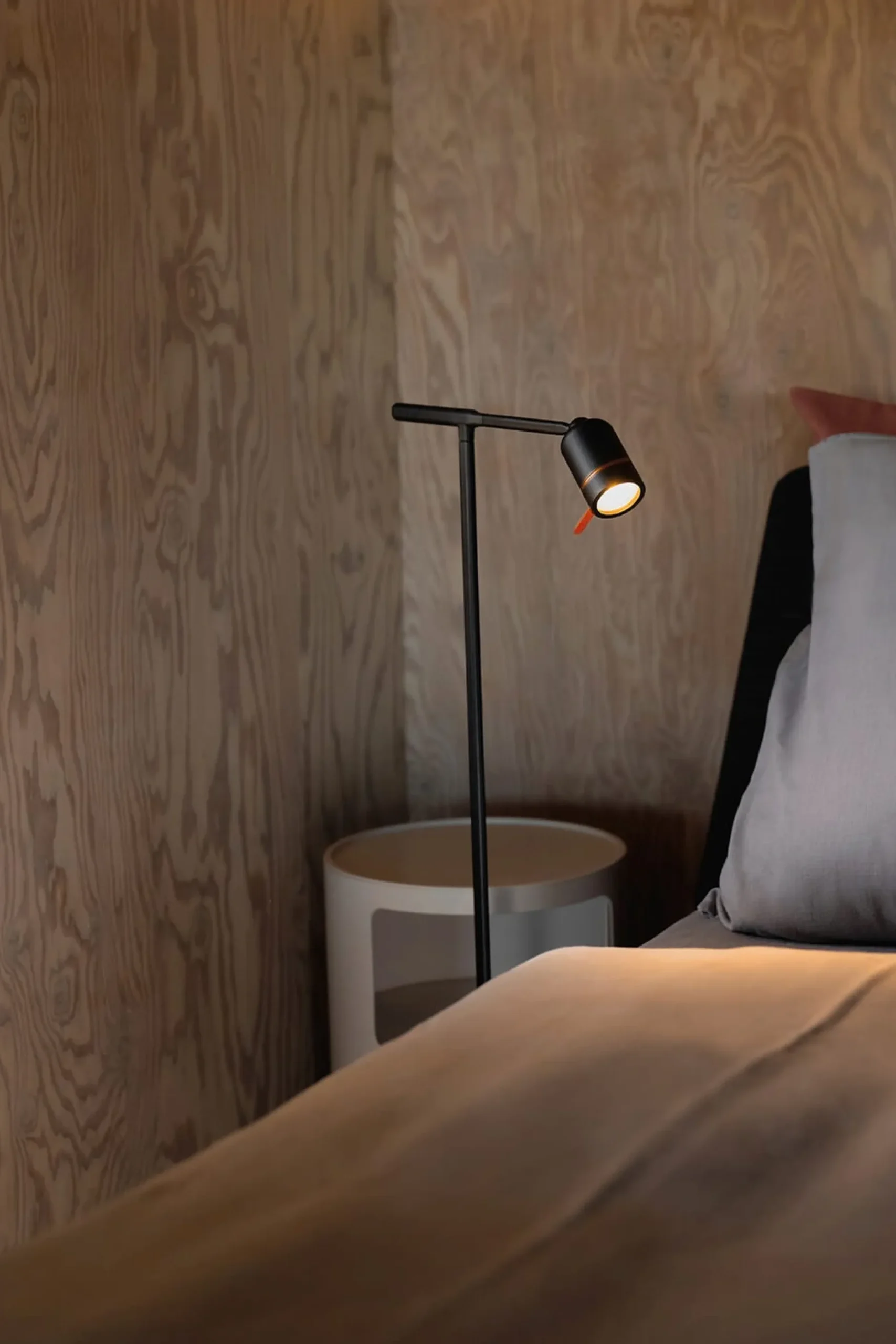 Tonone Stehleuchte One Clearance