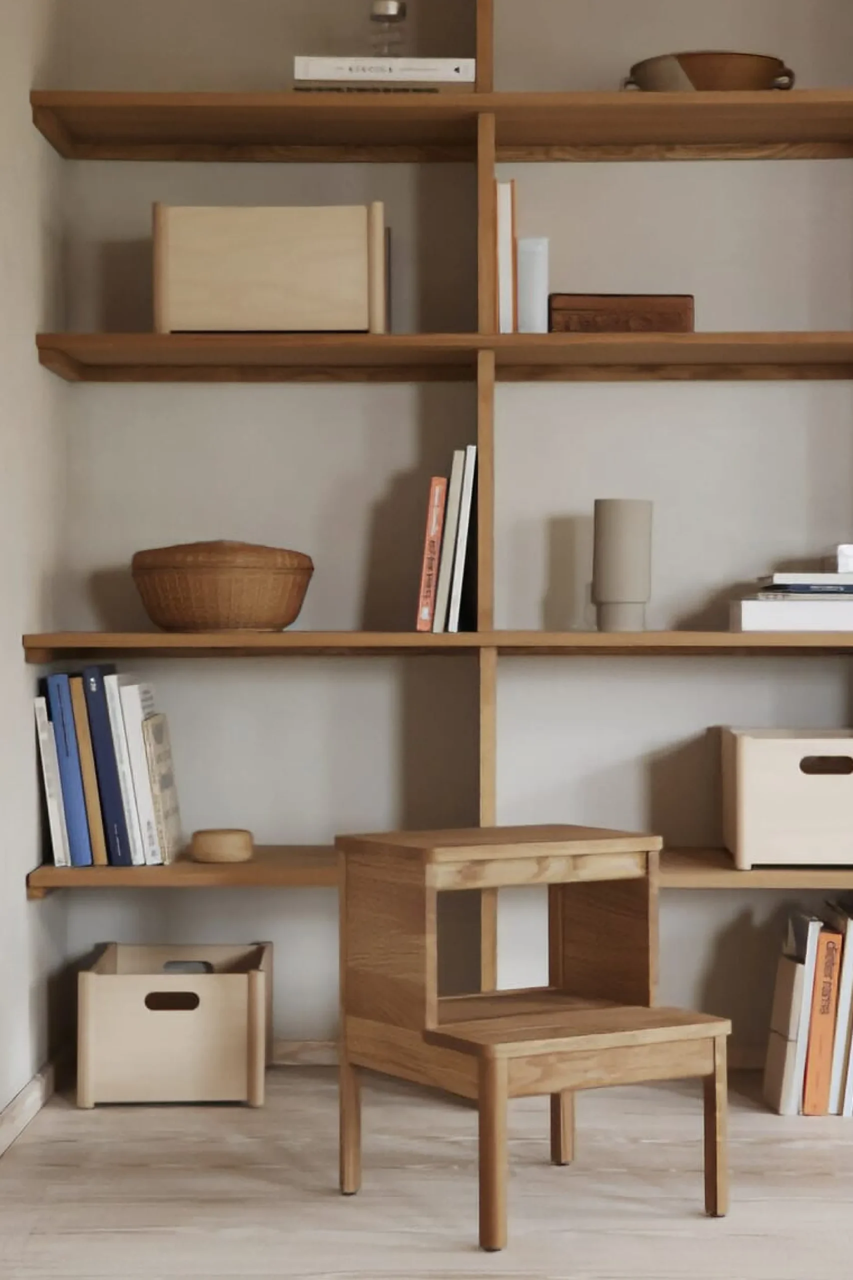 Form & Refine Stufenhocker Eichenholz Clearance