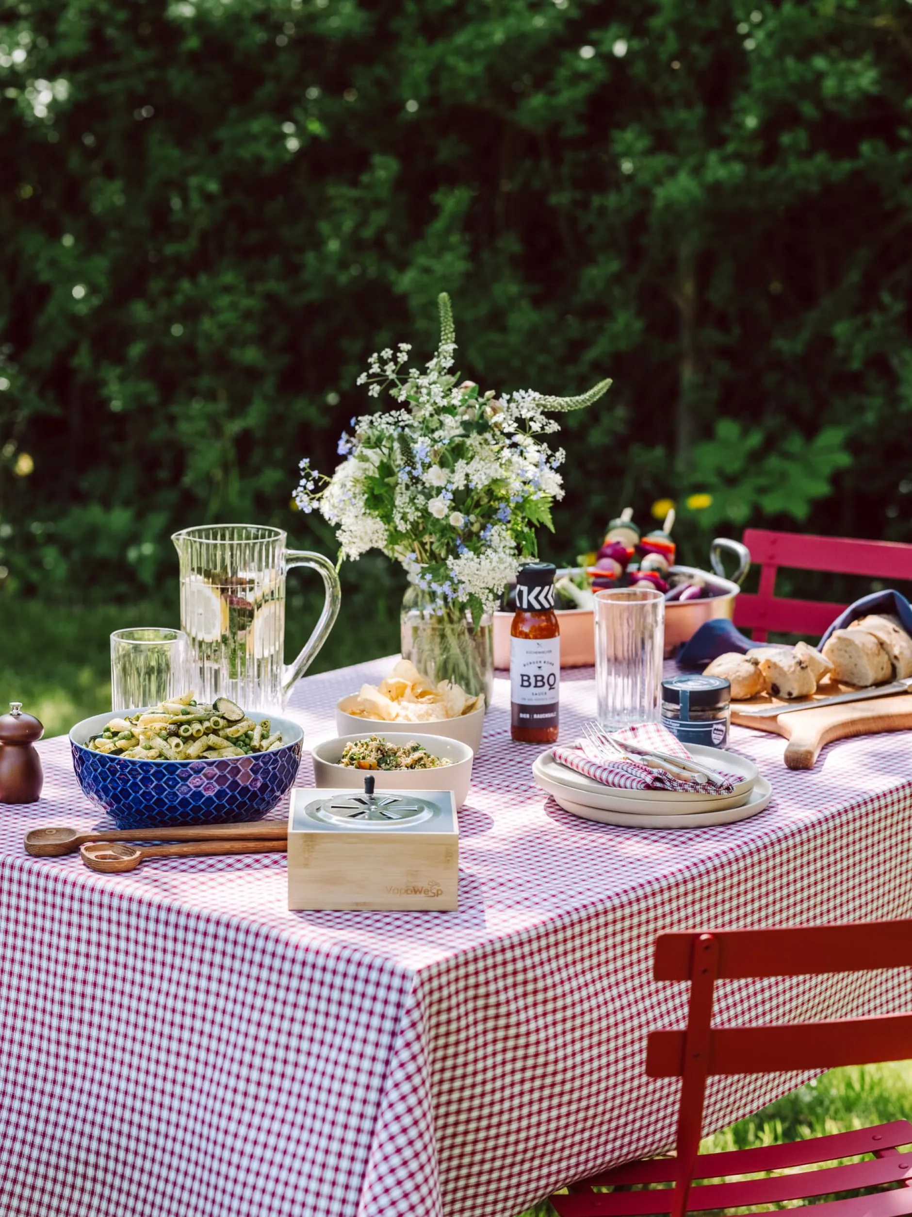 Leinenweberei Vieböck Tischdecke rot-weiß kariert