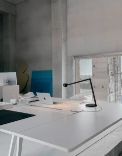 wästberg Tischleuchte w227 b Winkel alu Schwarz Online