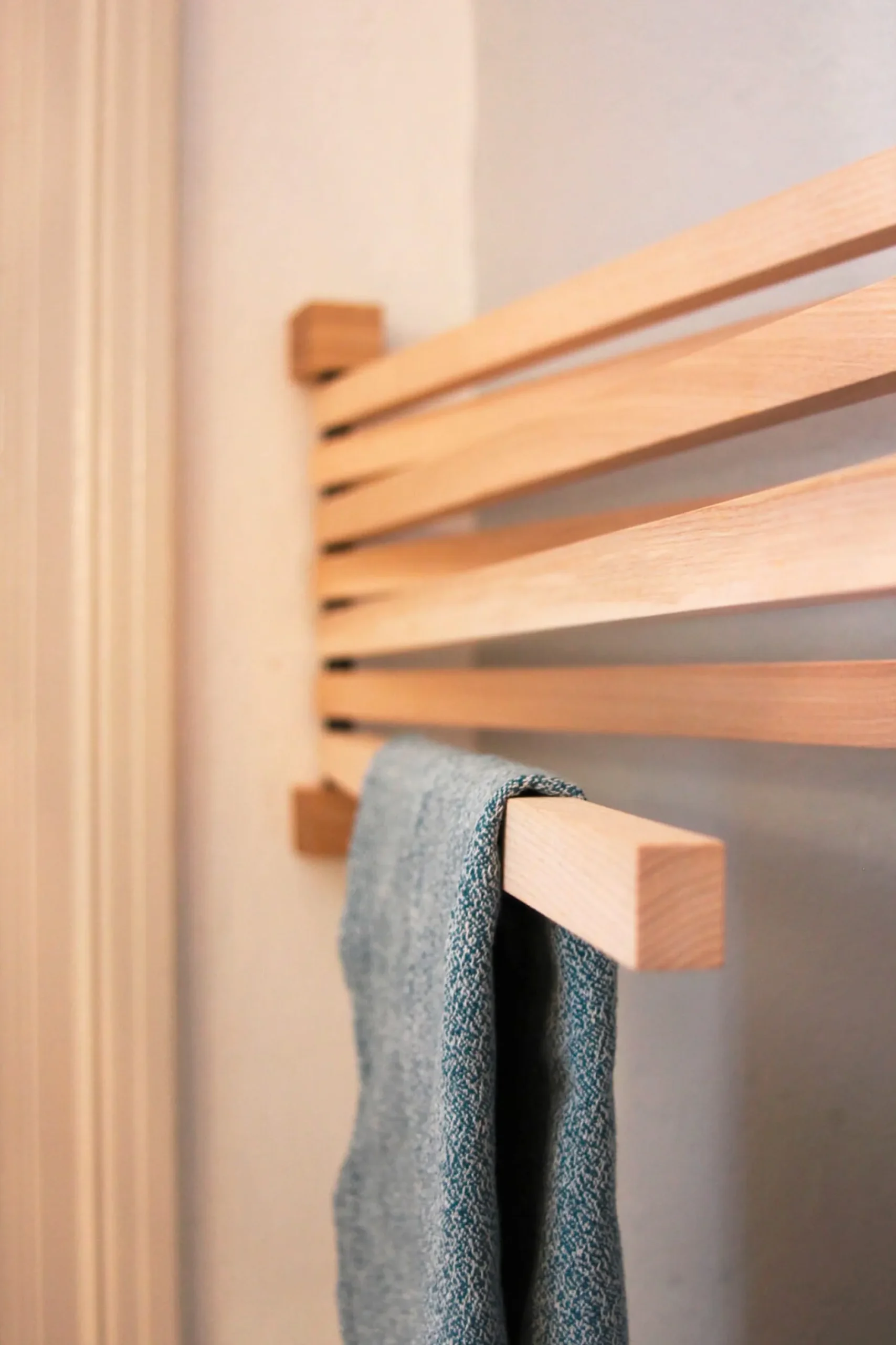 SIDE BY SIDE Wandgestell Pavo Discount