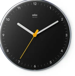 Braun Wanduhr , klein Discount