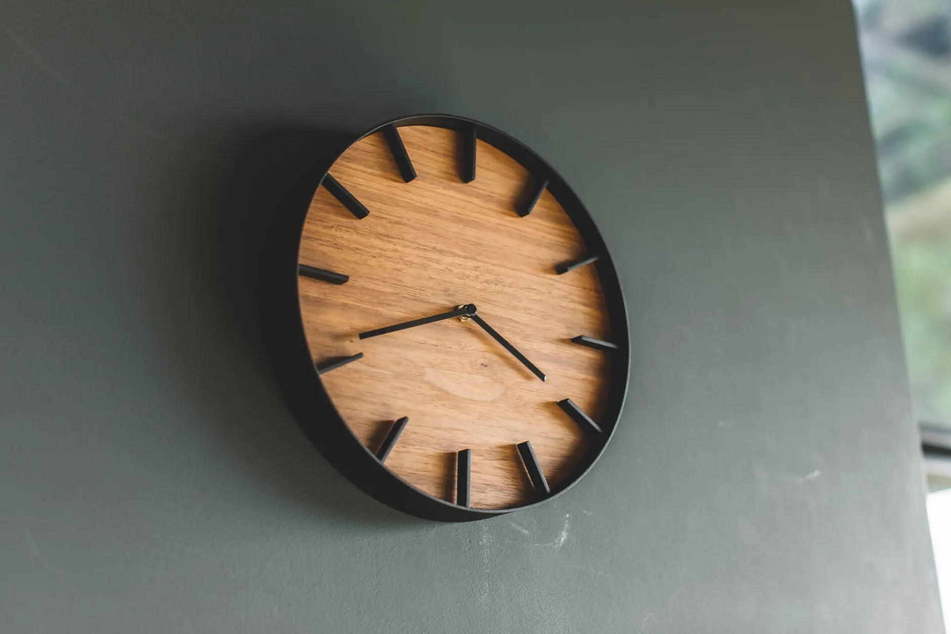 Yamazaki Wanduhr Rin Hot